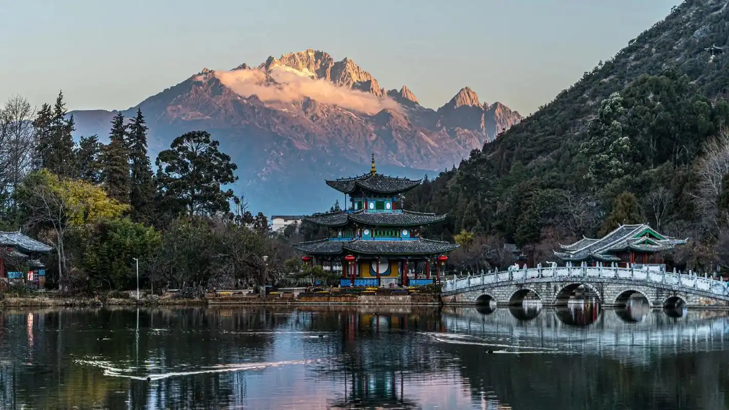 ​​Yulong Snow Mountain