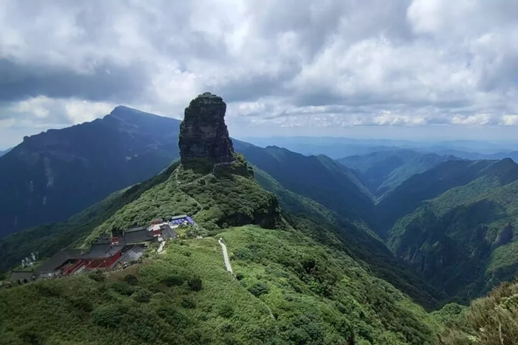 What is the Closest City to Zhangjiajie?
