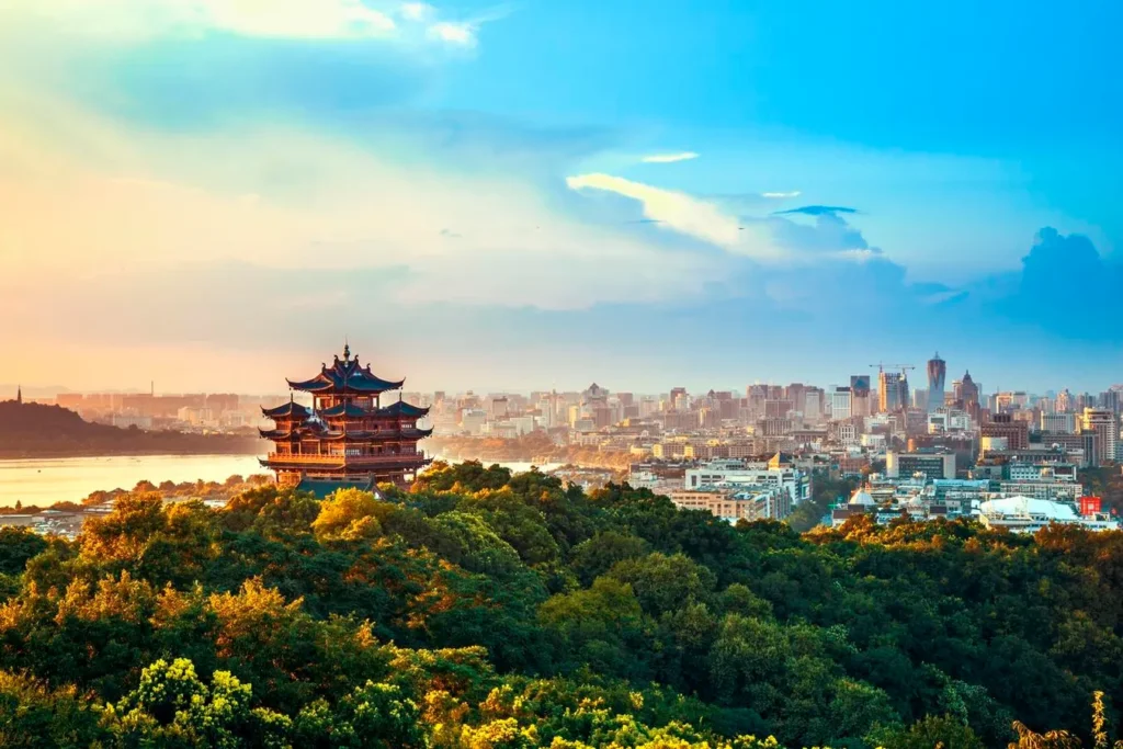 Exploring Ancient Temples in Hangzhou