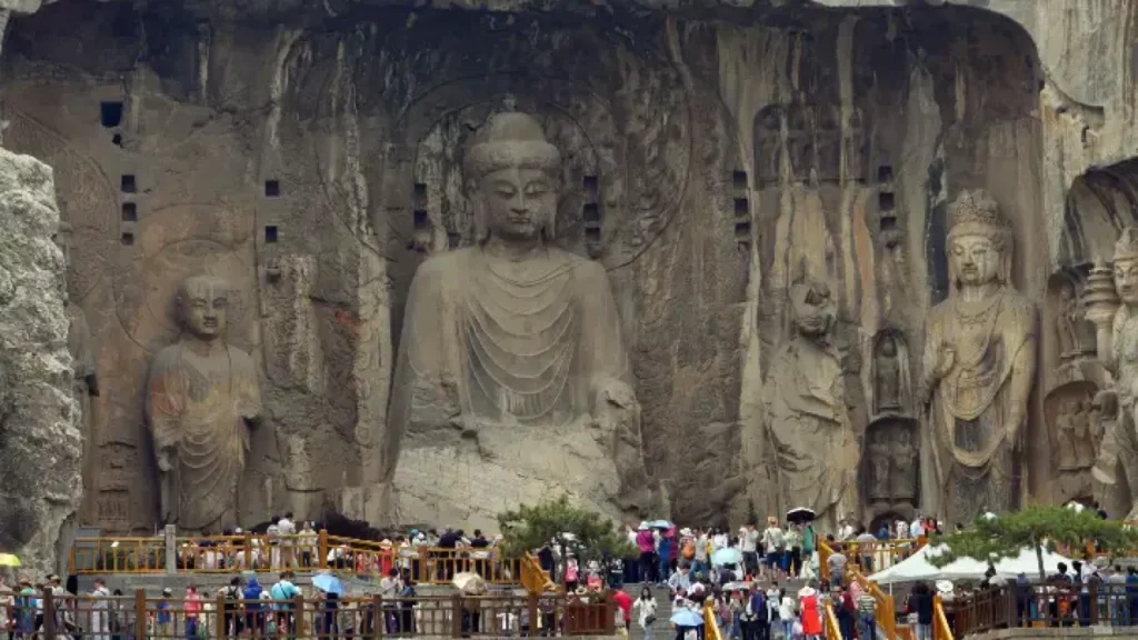 The Influence of Buddhism in Luoyang: Temples and Culture