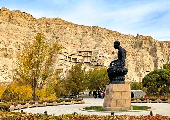 13 Days Xinjiang Silk Road Tour: Western Regions Expedition with Taklamakan Desert