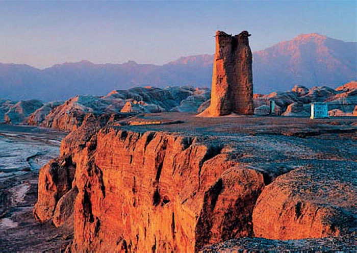 13 Days Xinjiang Silk Road Tour: Western Regions Expedition with Taklamakan Desert