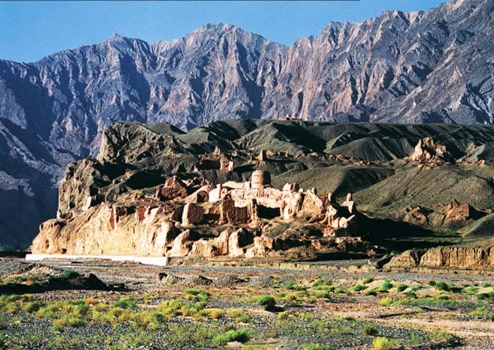 13 Days Xinjiang Silk Road Tour: Western Regions Expedition with Taklamakan Desert
