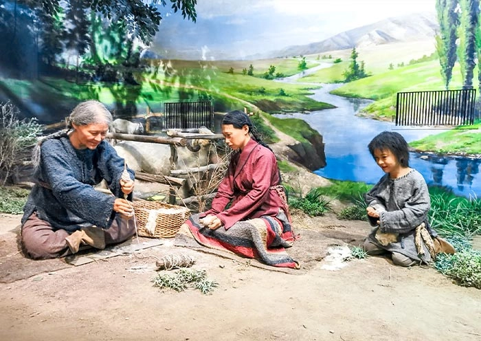 13 Days Xinjiang Silk Road Tour: Western Regions Expedition with Taklamakan Desert