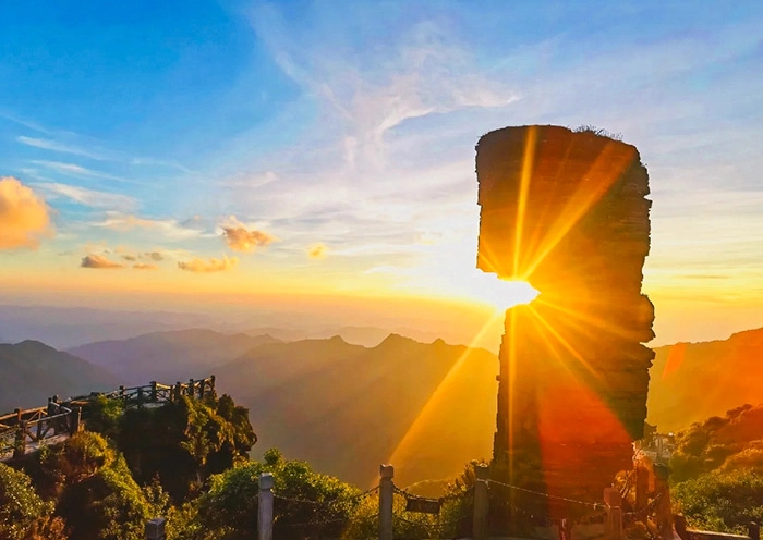3 Days Fanjingshan Tour with Karst Canyon: UNESCO Nature Adventure