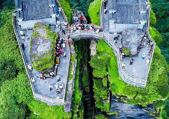 3 Days Fanjingshan Tour with Karst Canyon: UNESCO Nature Adventure