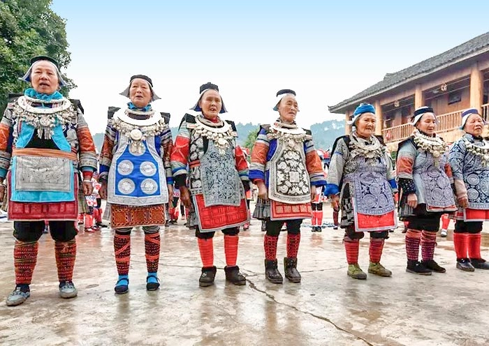 6 Days Popular Guizhou Tour: Huangguoshu, Fanjingshan & Kaili Miao Villages