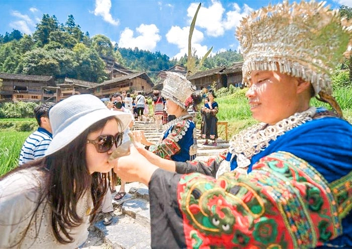 6 Days Popular Guizhou Tour: Huangguoshu, Fanjingshan & Kaili Miao Villages