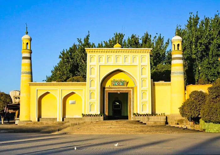 7 Days Classic Xinjiang Tour for First-Timers: Urumqi Tianchi Turpan Kashgar