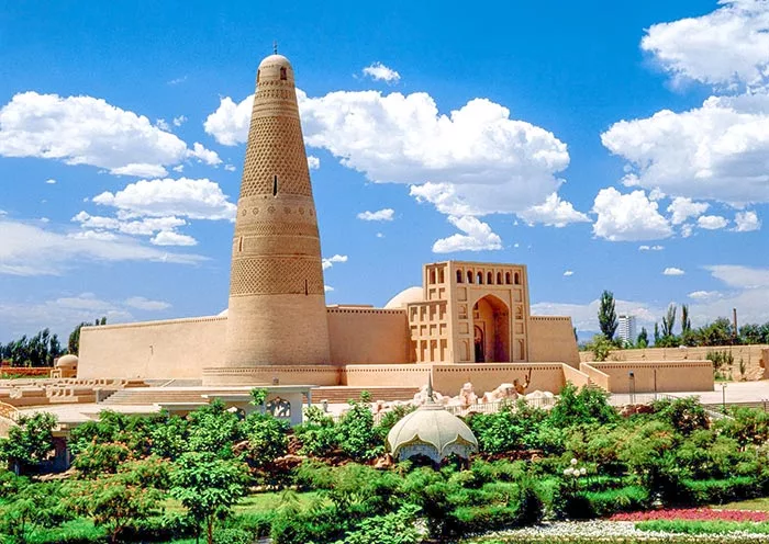 7 Days Classic Xinjiang Tour for First-Timers: Urumqi Tianchi Turpan Kashgar