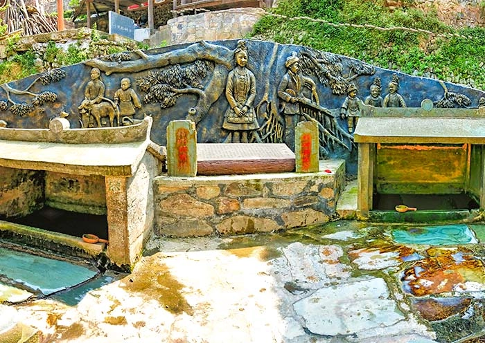 7 Days Guizhou Lusheng Festival Tour 2025 (in Nov.): Miao-Dong Villages & Huangguoshu