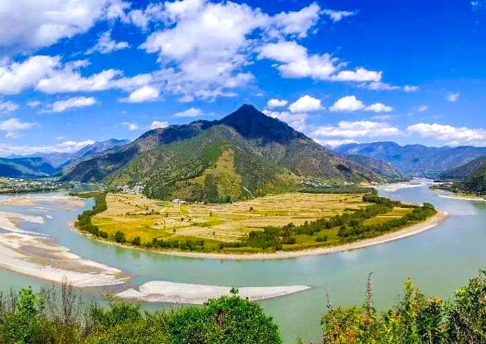 7 Days Kunming Lijiang Shangri-La Tour: Yunnan Beauty & Diverse Ethnic Cultures