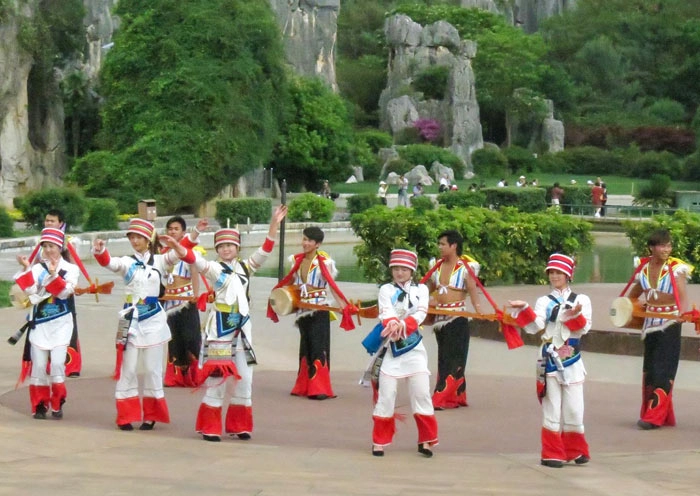 7 Days Kunming Lijiang Shangri-La Tour: Yunnan Beauty & Diverse Ethnic Cultures