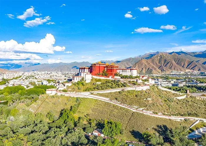 8 Days Tibet Discovery Tour from Lhasa to Mount Everest Base Camp