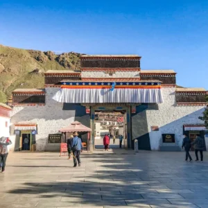 8 Days Tibet Discovery Tour from Lhasa to Mount Everest Base Camp