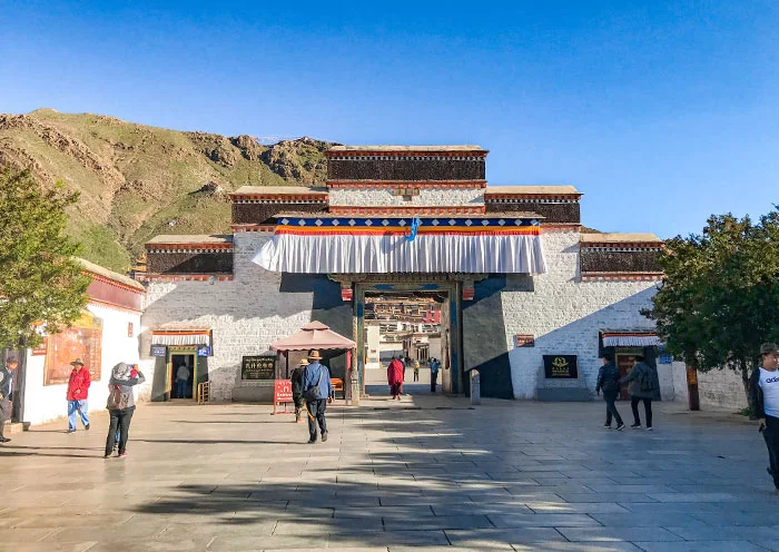 8 Days Tibet Discovery Tour from Lhasa to Mount Everest Base Camp