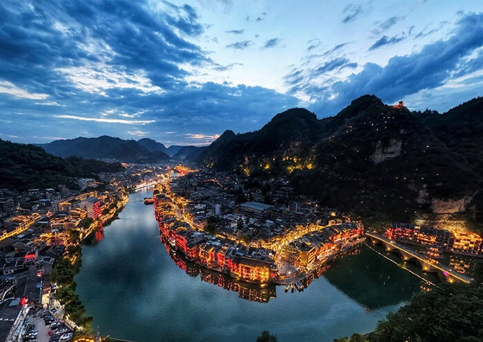 6 Days Popular Guizhou Tour: Huangguoshu, Fanjingshan & Kaili Miao Villages